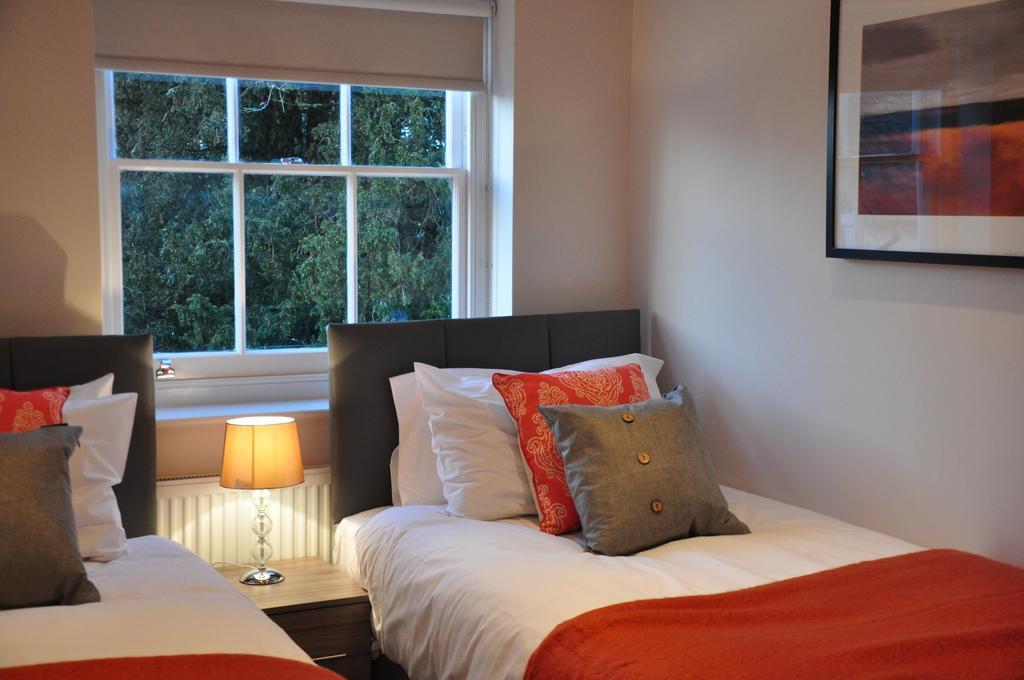 Andover Apartments Bagian luar foto