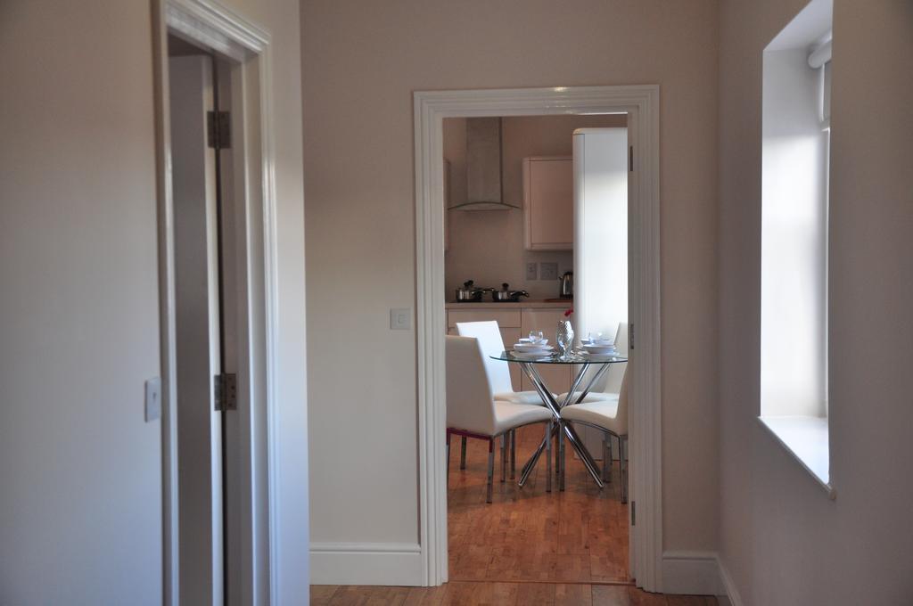Andover Apartments Bagian luar foto