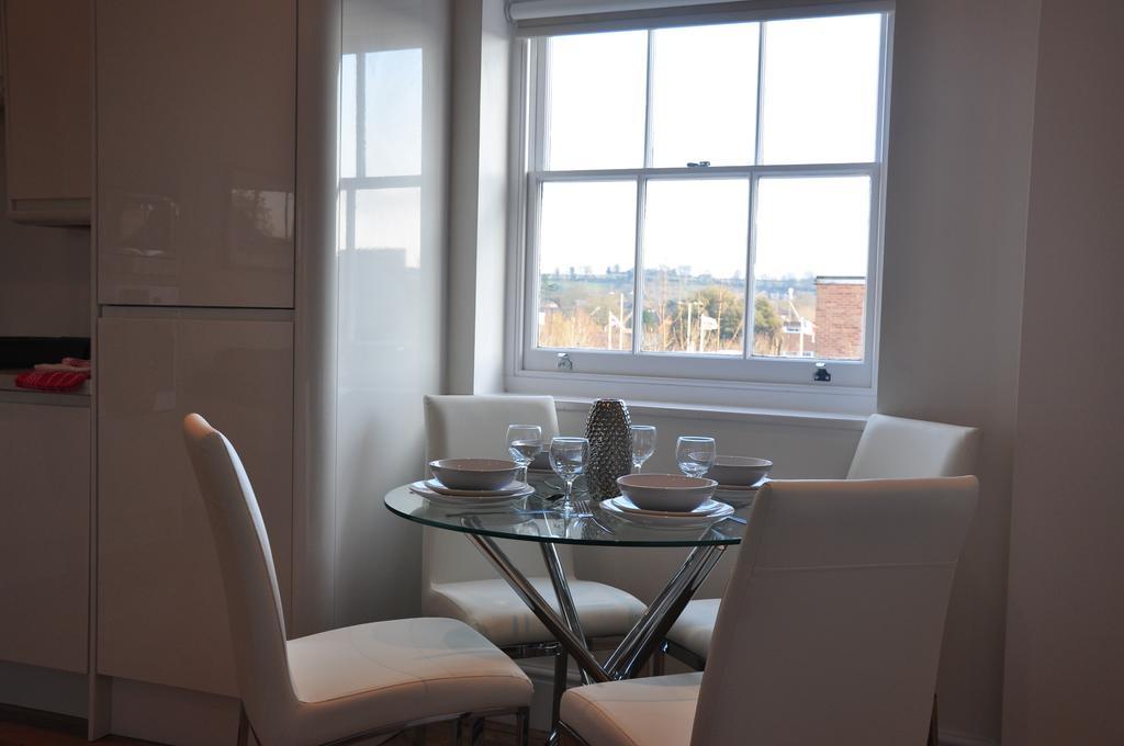 Andover Apartments Bagian luar foto