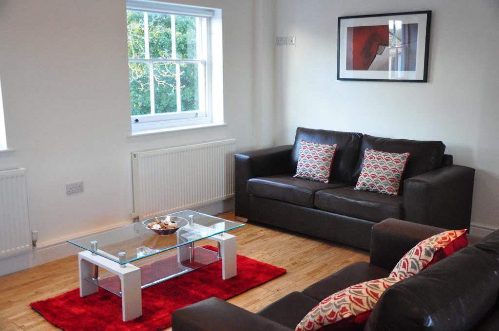 Andover Apartments Bagian luar foto