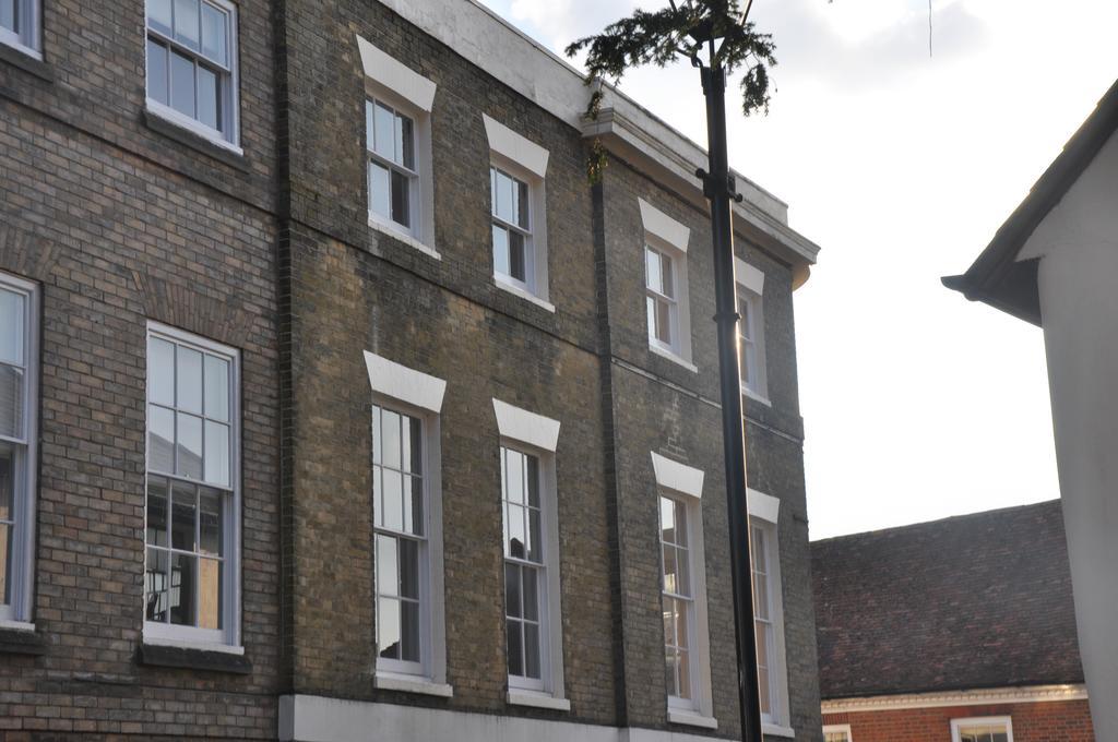 Andover Apartments Bagian luar foto