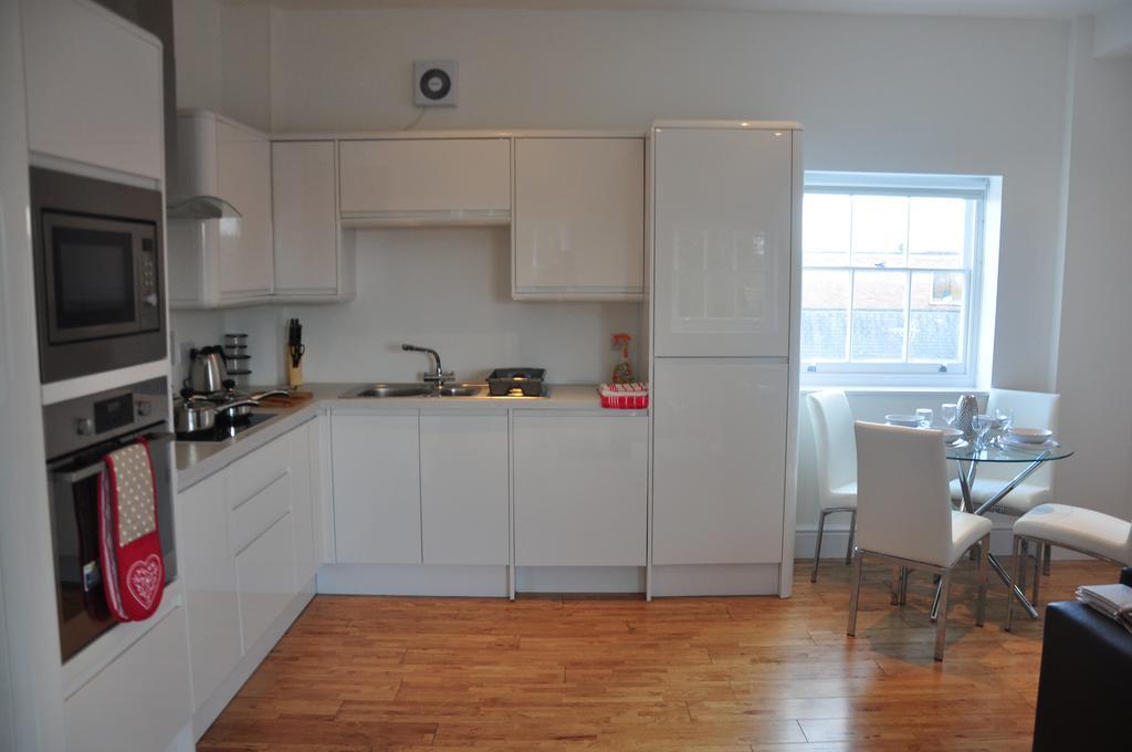 Andover Apartments Bagian luar foto