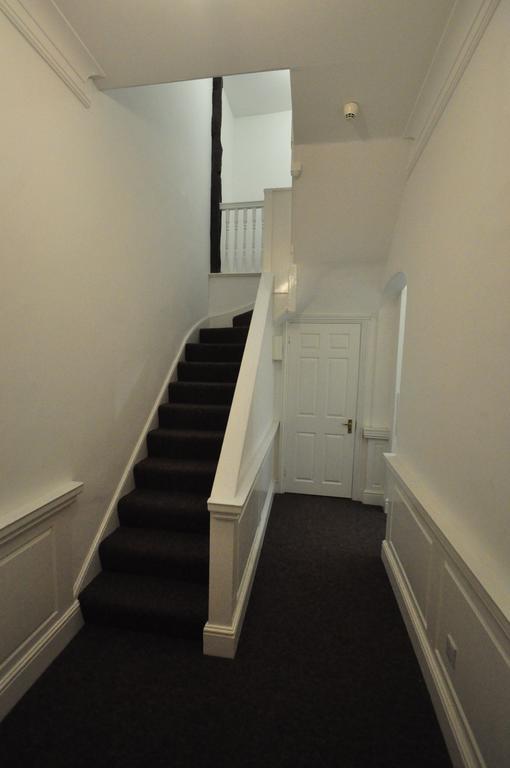 Andover Apartments Bagian luar foto