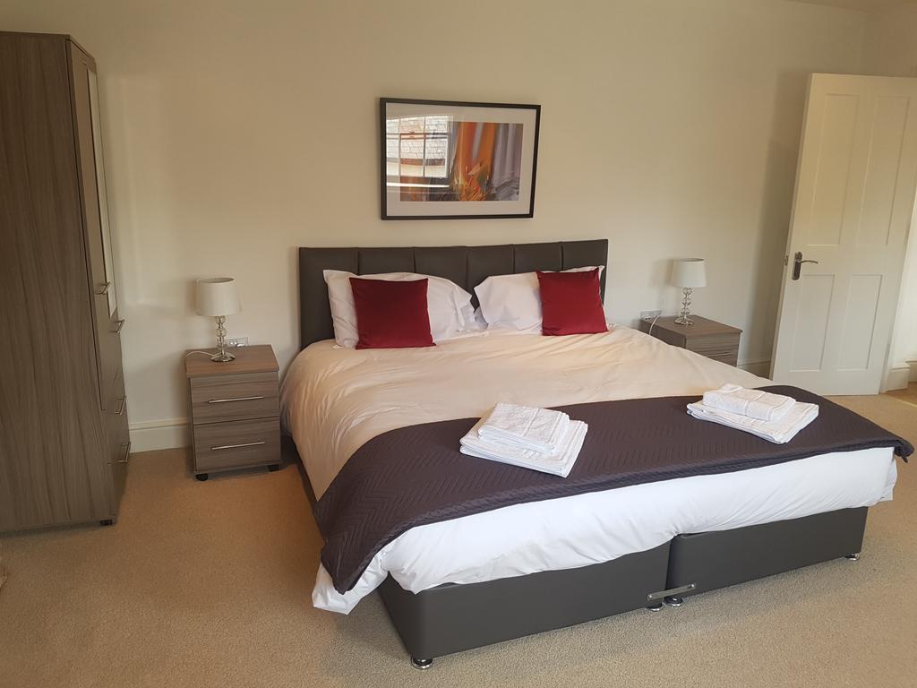 Andover Apartments Bagian luar foto