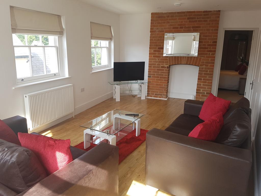 Andover Apartments Bagian luar foto