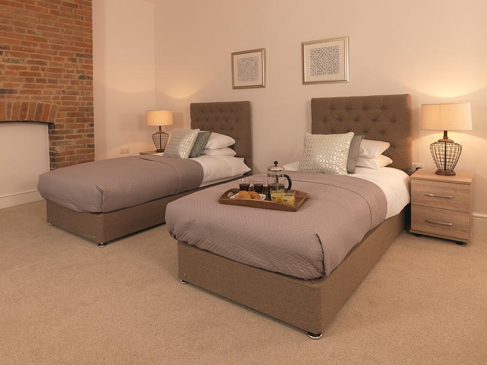 Andover Apartments Bagian luar foto