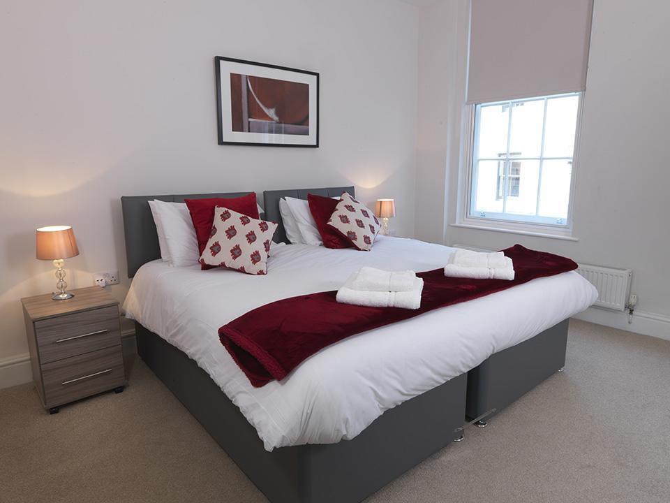 Andover Apartments Bagian luar foto